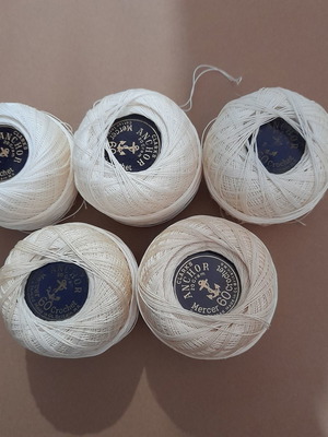 Anchor no 60 thread balls, five in ecru and white, unused