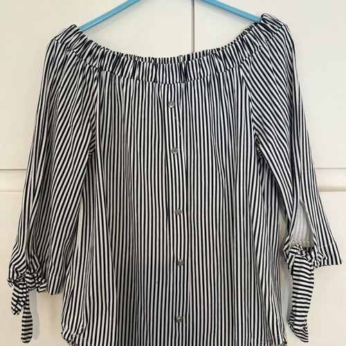 Off-shoulder striped top like new, white and blue, one size