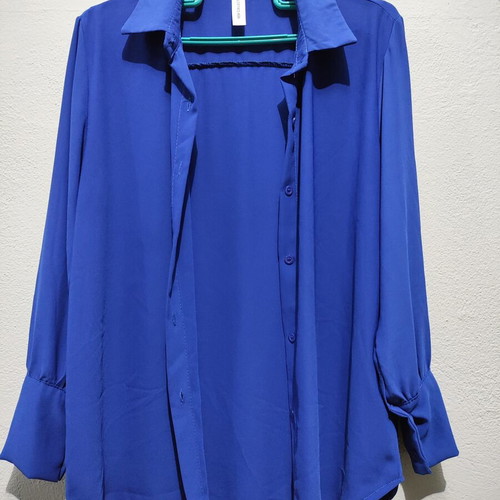 Women's Blue Shirt L/XL like new, polyester, long sleeves