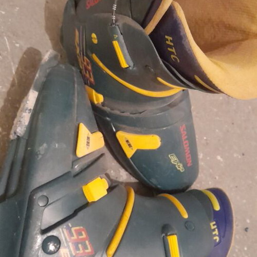 Rossignol R2 skis and Salomon ski boots used, size 43-44