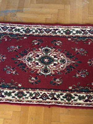 Entrance Rug classic design with vibrant colors like new