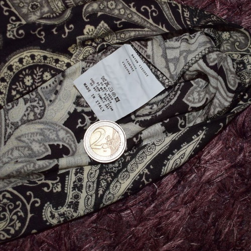 Etro Paisley Print blouse with V-neck like new, size 40