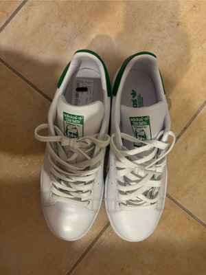 Adidas Stan Smith new white athletic shoes size 39 and 1/3