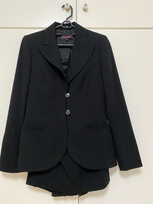 Escape black suit like new, size S