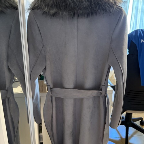 Forel gray coat with detachable synthetic fur, like new, size M