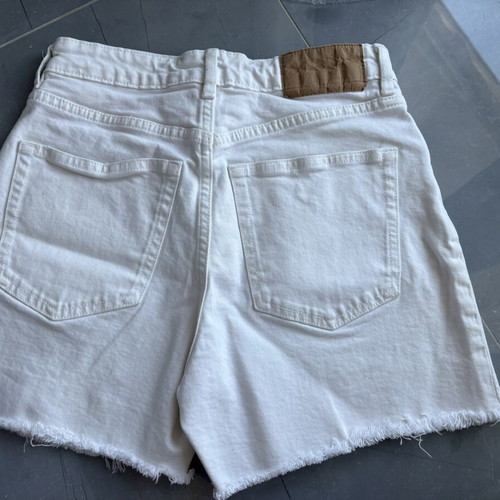 H&M λευκά τζιν σορτς μεταχειρισμένα, μέγεθος 38, στενή γραμμή