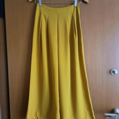 Mustard zip culottes used, size S