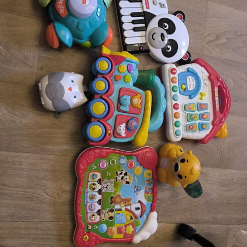 Baby toys in like new condition, all working except the turtle