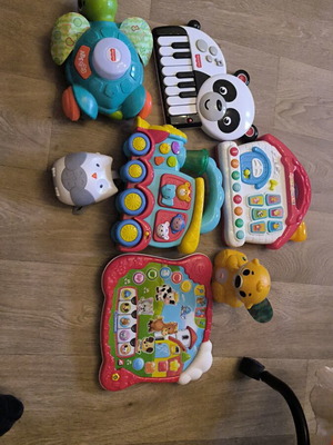 Baby toys in like new condition, all working except the turtle