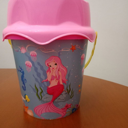 Beach Bucket with Mermaid Sieve like new