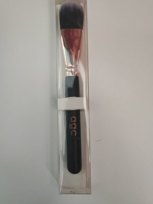 Flat makeup brush new, also for face mask application