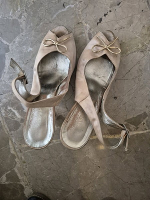 Peep toe sandals used, size 40, beige and gold