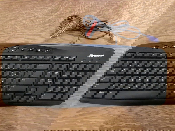 Microsoft Basic Keyboard Wired Keyboard 500 v1.0 (Μαύρο) – PS/2