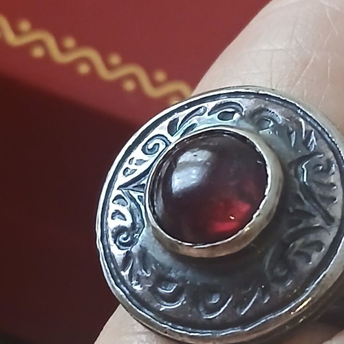 Large solid 950 silver ring with Granada cabochon, 16 mm