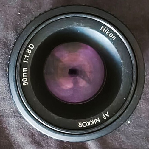 Nikon AF Nikkor 50mm f/1.8D lens like new