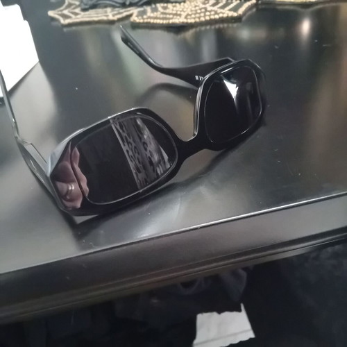 Prada sunglasses like new, black