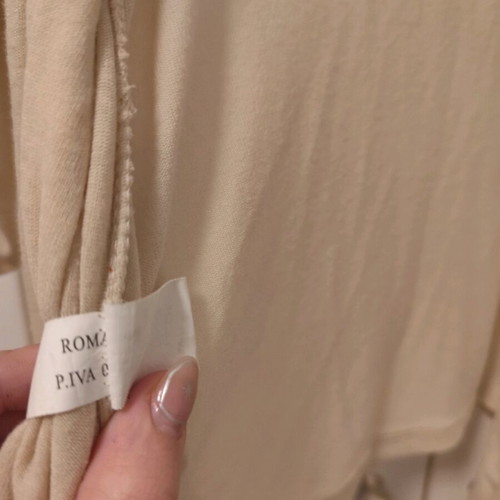Cream cardigan like new, elastic, one size