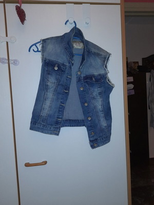 Denim vest like new, blue, fits XS and small
