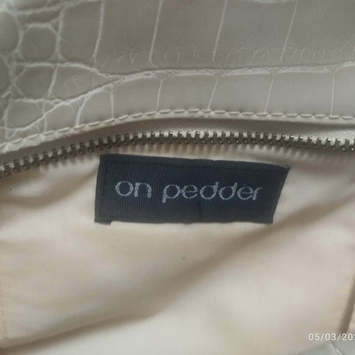 Women's handbag used, gray and beige, 0.30x0.20 m