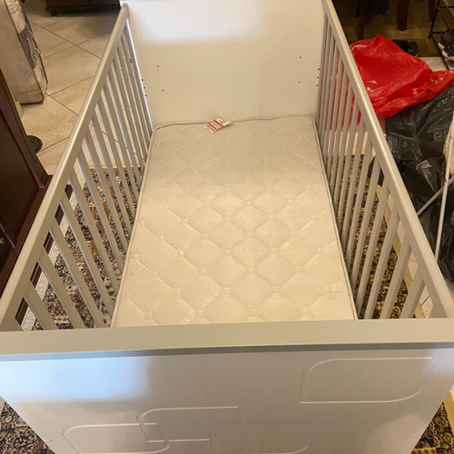 Pre-teen bed like new with accessories