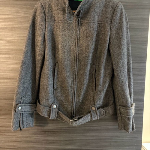 Benetton coat like new, gray with unique pattern, size M