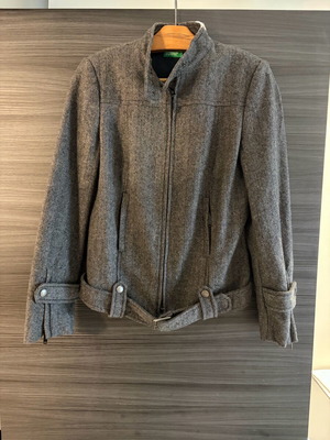 Πανωφόρι Benetton σαν καινούργιο, γκρι με ιδιαίτερο σχέδιο, μέγεθος M