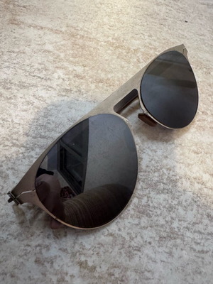 Roundten metal sunglasses silver like new