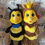 Bee plush toy set like new