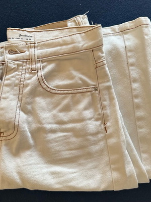 Jean Stradivarius λευκό μεταχειρισμένο, καμπάνα, μέγεθος 36