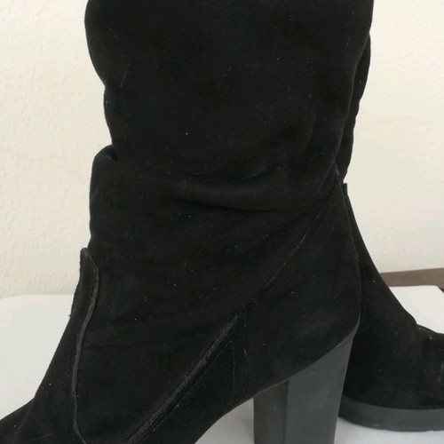 Μπότα γυναικεία σουέτ νούμερο 39 μεταχειρισμένη