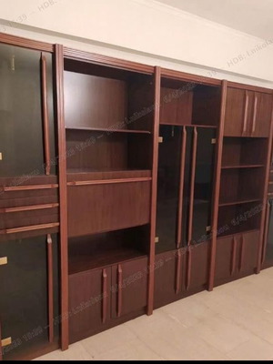 Furniture unit with display cabinet like new, with light
