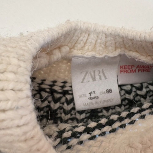 ZARA baby sweater like new with knitted design and reindeer details