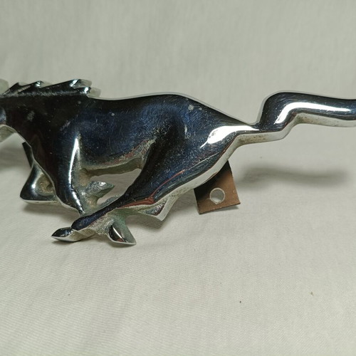 Ford Mustang metal emblem used, 1970s horse logo