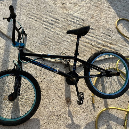 BMX Bullet bike used, needs chain and tire inflation