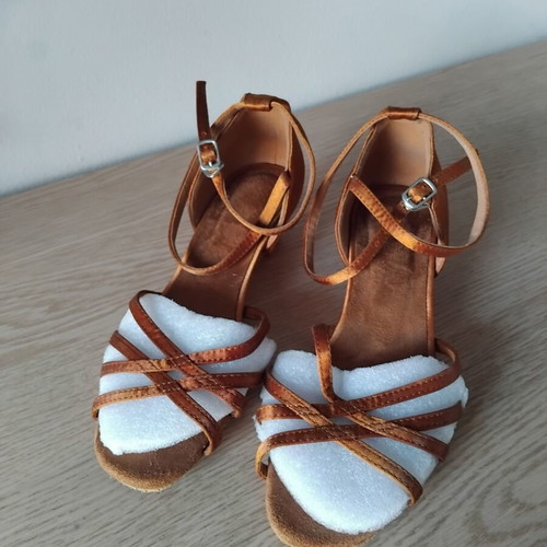Dance shoes size 37, gold