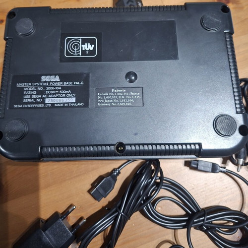 Sega Master System II like new complete package with original controller