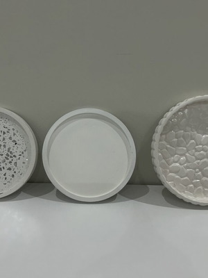 Porcelain plate new, single piece