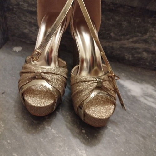 Gold high-heeled glitter platform sandals with ankle strap, size 38