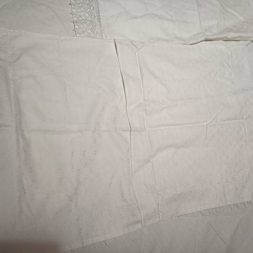 Wedding quilt like new, white, 3-piece Palamaiki set