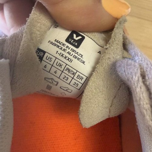 Veja Venturi VC Suede Sneakers size 37 like new, almond peach