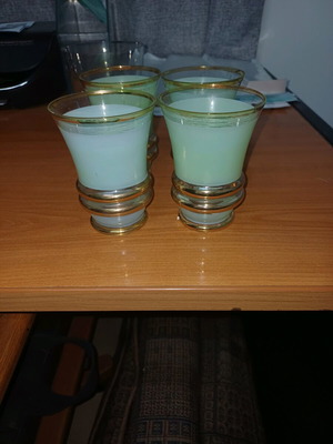 Set of four glasses like new, vintage