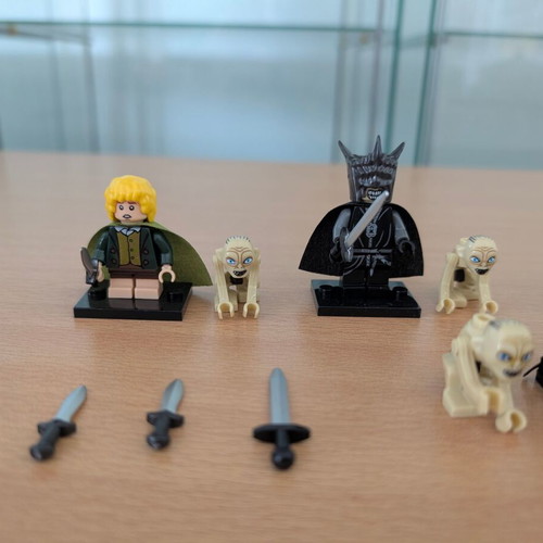 Lord of The Rings Minifigures like new, compatible with original blocks