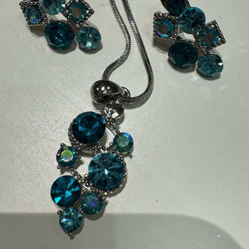 Jewelry set earrings necklace from Singapore like new