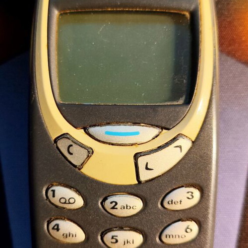 Nokia 3310 and 3330 used mobile phones with unknown condition