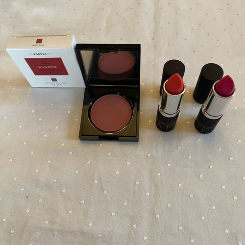 Korres makeup set new with dusty pink blush and matte lipsticks