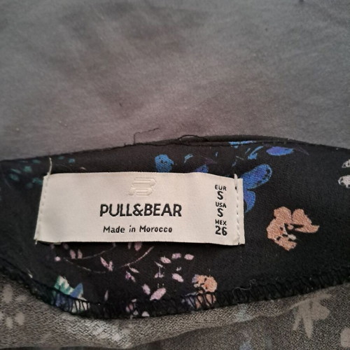Floral satin skirt like new, high-waisted, mini, multicolor Pull & Bear