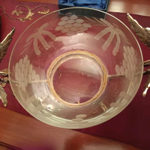 Crystal round decorative bowl with embossed design and silver snake details like new