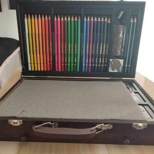 ArtiBox Deluxe Wooden Drawing Set 111 pieces new