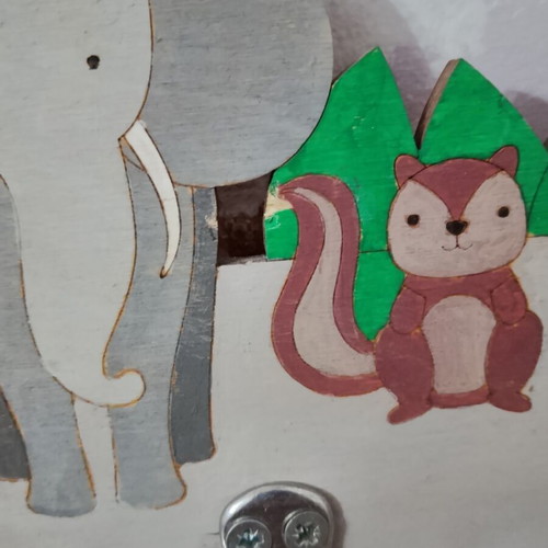 Children's wall hook with animal design