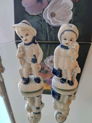 Porcelain decorations like new